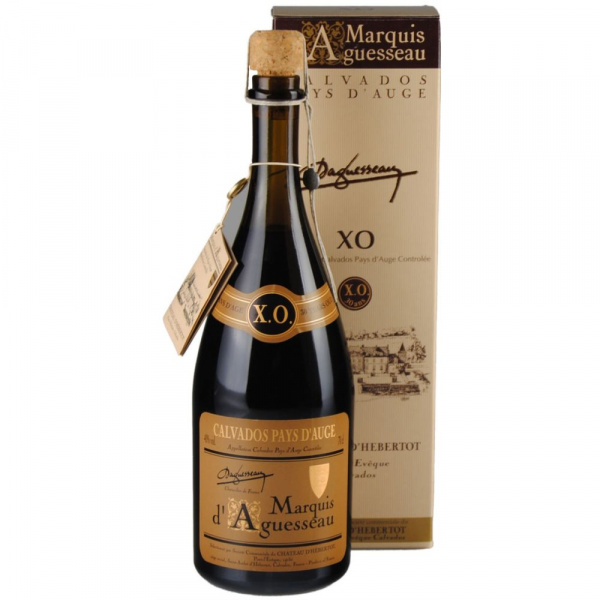 Кальвадос Marquis d'Aguesseau XO 8 ans (gift box)
